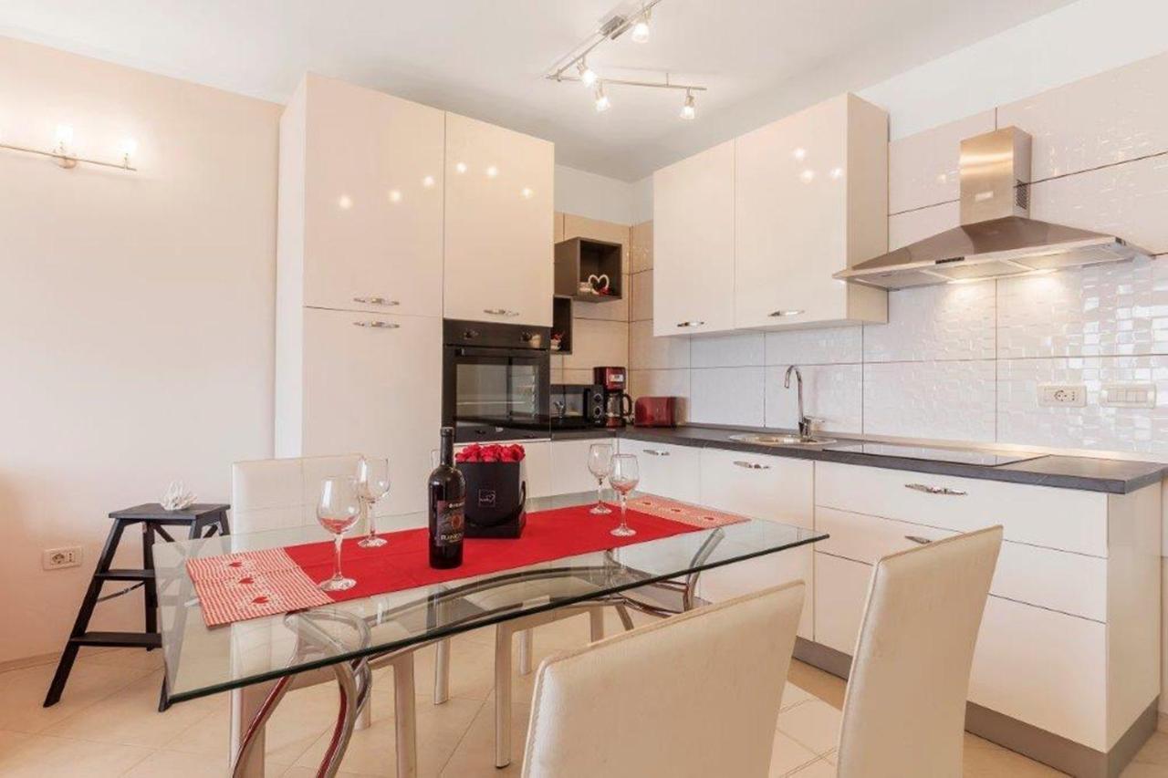 Apartment Dubravka Near The Sandy Beach Medulin Exterior foto